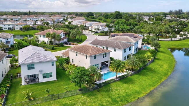 990 Veleiros Blvd in Lighthouse Point, FL - Building Photo - Building Photo