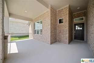 136 Osceola Dr in Kyle, TX - Foto de edificio - Building Photo