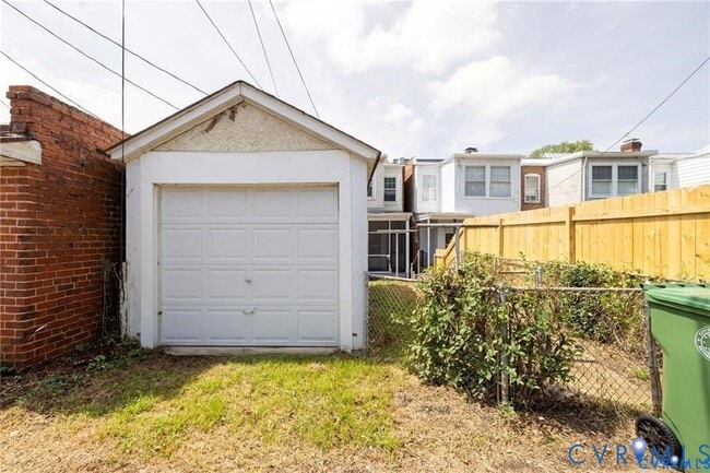 2302 Maplewood Ave in Richmond, VA - Building Photo - Building Photo