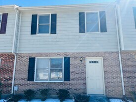 208 Marlington St in Blacksburg, VA - Building Photo