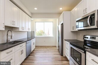 1431 Brown St in Philadelphia, PA - Building Photo - Building Photo
