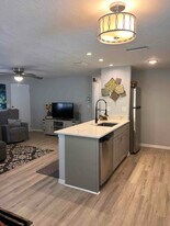 3823 42nd St in Sarasota, FL - Building Photo