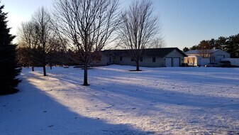 1348 140th St in New Richmond, WI - Building Photo