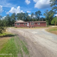5812 Malpass Corner Rd in Currie, NC - Building Photo - Building Photo