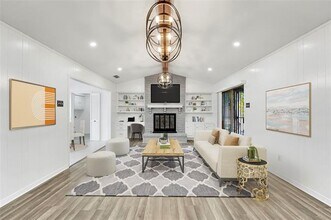 7027 Hunnicut Rd in Dallas, TX - Building Photo - Building Photo