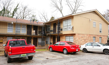 TaraV Apartments in Birmingham, AL - Building Photo - Building Photo