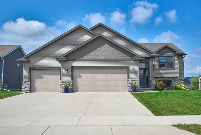 property at 2213 Phoenix Rd SW