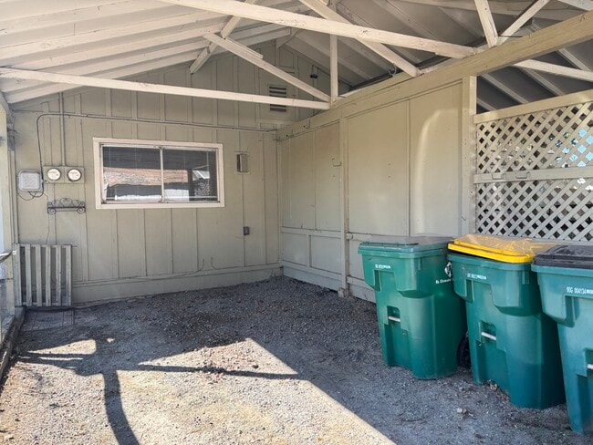 4254 Howard Cir in Diamond Springs, CA - Foto de edificio - Building Photo