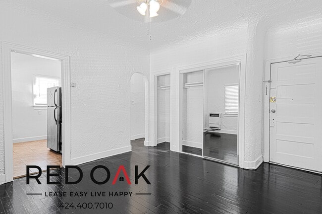 property at 206 S Coronado St