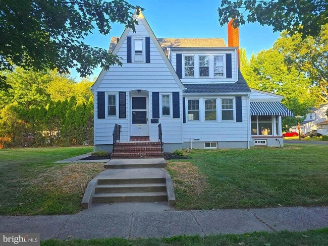 130 Crescent Ave in Trenton, NJ - Building Photo - Building Photo