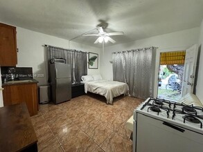 2002 Alton Rd in Miami Beach, FL - Building Photo - Building Photo