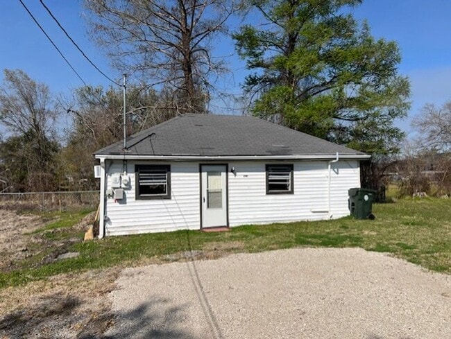 216 Brundrette St