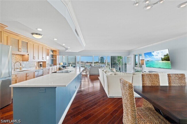 250 Park Shore Dr