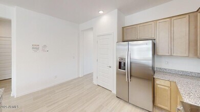 8818 W Pasadena Ave in Glendale, AZ - Building Photo - Building Photo