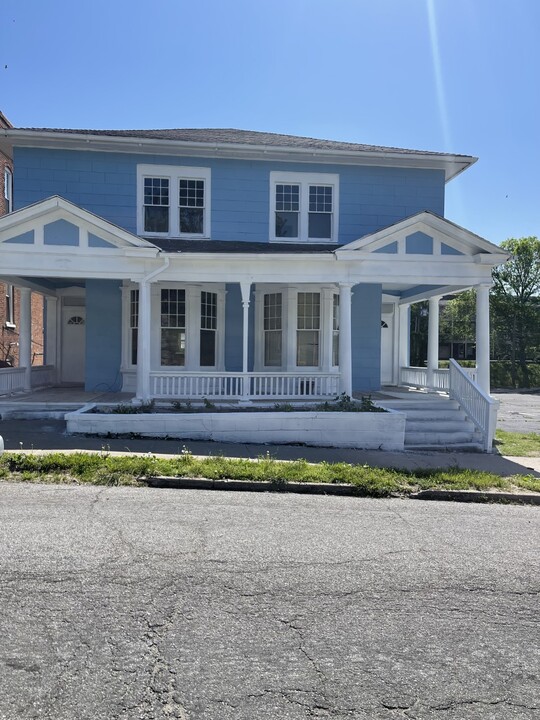 615 N 9th St in St. Joseph, MO - Building Photo