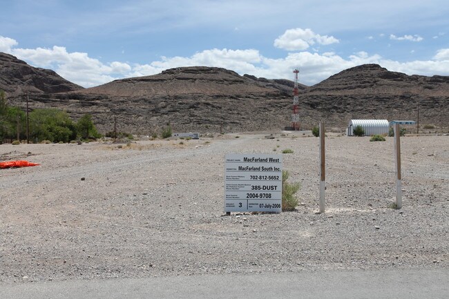 295 Raleigh Ln in Indian Springs, NV - Foto de edificio - Building Photo