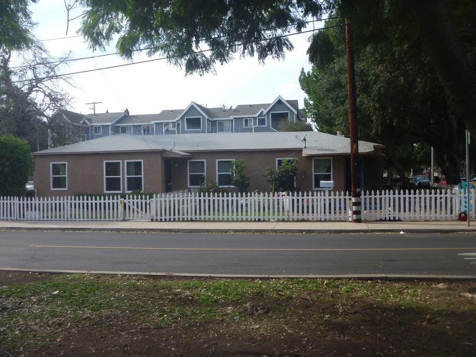 402 S Maple St in Santa Ana, CA - Foto de edificio