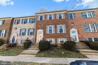 3168 Cantrell Ln in Fairfax, VA - Building Photo - Building Photo