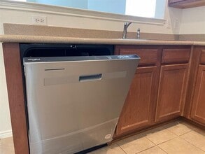 825 Sheryn Dr in Burleson, TX - Building Photo - Building Photo