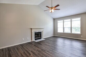 125 Biltmore Dr in Clayton, NC - Building Photo - Building Photo