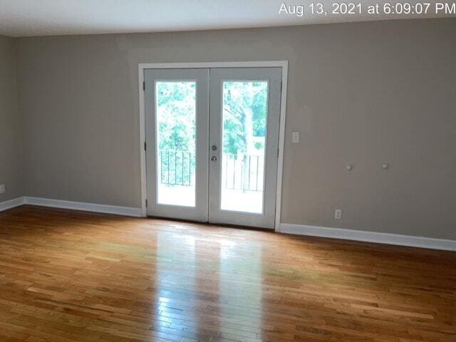 property at 2207 Saratoga Dr