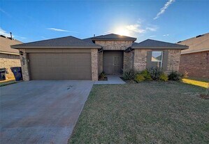 2824 Firefly Dr in Oklahoma City, OK - Building Photo