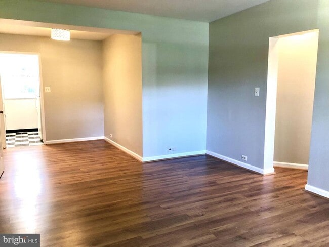 property at 223 N George Mason Dr