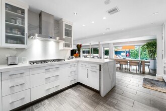 2617 Bayview Dr in Fort Lauderdale, FL - Building Photo - Building Photo