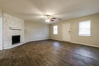 843 Tall Deer Dr in Fairburn, GA - Foto de edificio - Building Photo