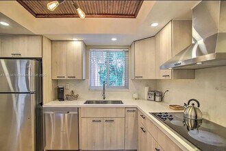 2169 Imperial Point Dr in Fort Lauderdale, FL - Building Photo - Building Photo