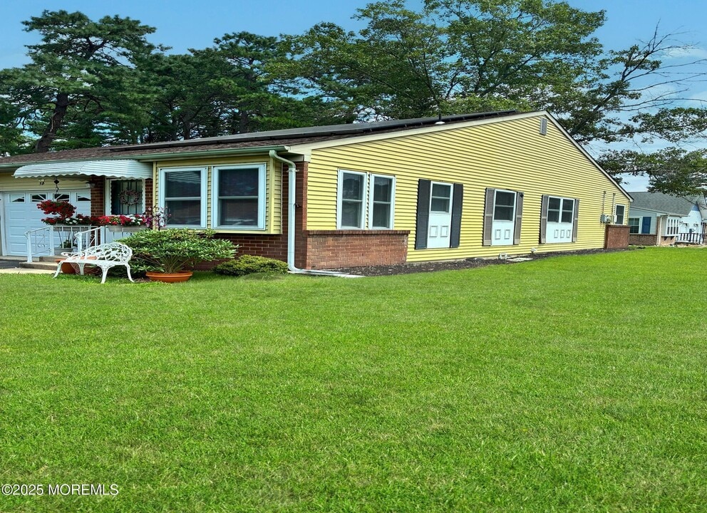 5B Graystone Pl in Manchester Township, NJ - Building Photo