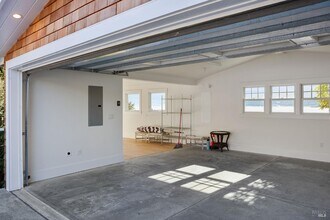 386 Greenwood Beach Rd in Tiburon, CA - Building Photo - Building Photo