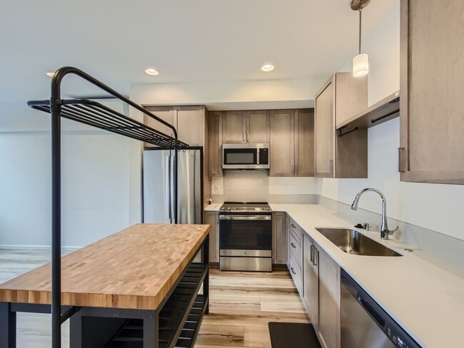 7031 42nd Ave S in Seattle, WA - Building Photo - Building Photo