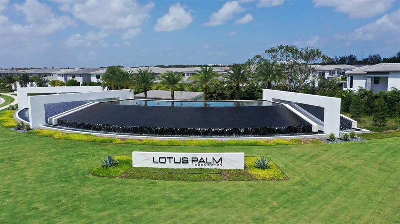 8299 Essex Country Clb Dr in Boca Raton, FL - Building Photo