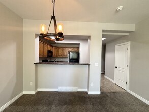 4518 Cave Run Ln in South Jordan, UT - Building Photo - Building Photo