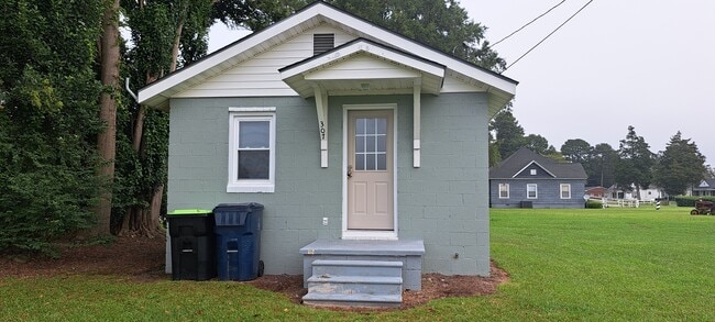 property at 307 E Norwayne Alumni Way