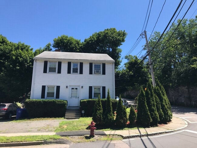 926 Chestnut St, Unit 2FL