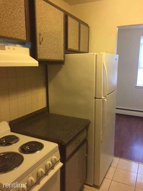 557 Church Ln-Unit -Apt C15 in Philadelphia, PA - Foto de edificio - Building Photo