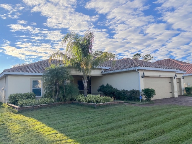 property at 4119 Bella Isle Cir