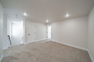 1382 Pinecrest Trl in Ammon, ID - Building Photo - Building Photo