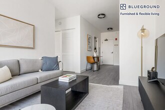 834 W Monroe St, Unit FL5-ID627 in Chicago, IL - Building Photo - Building Photo