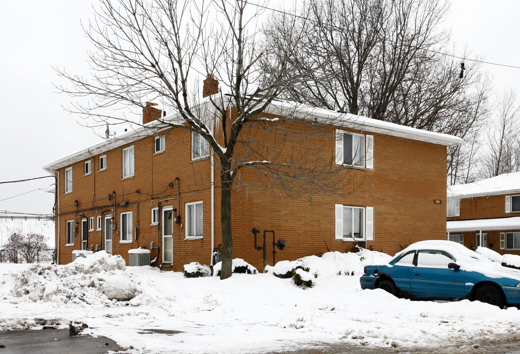 Banbury Village Condominium in Warrensville Heights, OH - Building Photo