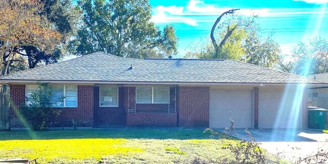 4329 Kinglet St in Houston, TX - Building Photo - Building Photo