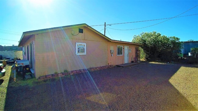 104 E Roosevelt Ave in Buckeye, AZ - Foto de edificio - Building Photo
