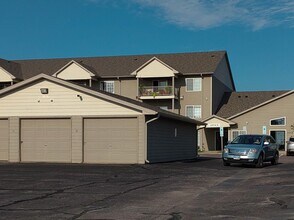 1019 E Sunrise Pl in Sioux Falls, SD - Foto de edificio - Building Photo