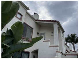 9454 Twin Trails Dr, Unit 202 in San Diego, CA - Building Photo