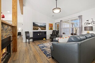 13 Orleton Ln in Bella Vista, AR - Building Photo