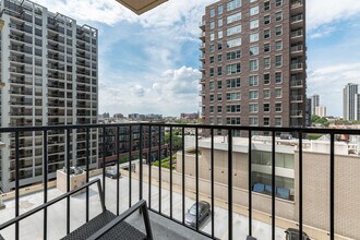 1212 LaSalle St in Chicago, IL - Foto de edificio - Building Photo