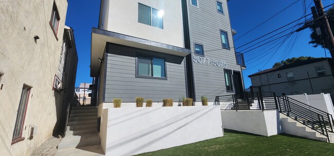 5077 Pickford St in Los Angeles, CA - Building Photo - Building Photo