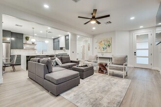 11086 Evvie Ln in Las Vegas, NV - Building Photo - Building Photo